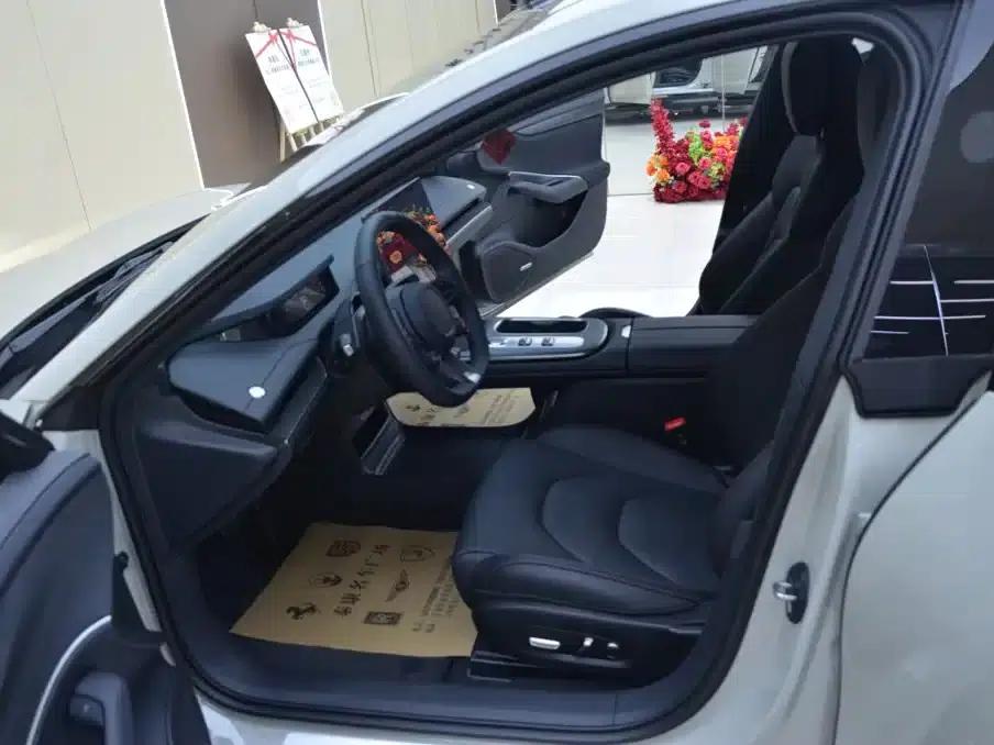 Xiaomi SU7 2024 Rear-Wheel Drive Long Range Advanced Intelligent Driving Pro Edition — миниатюра 4