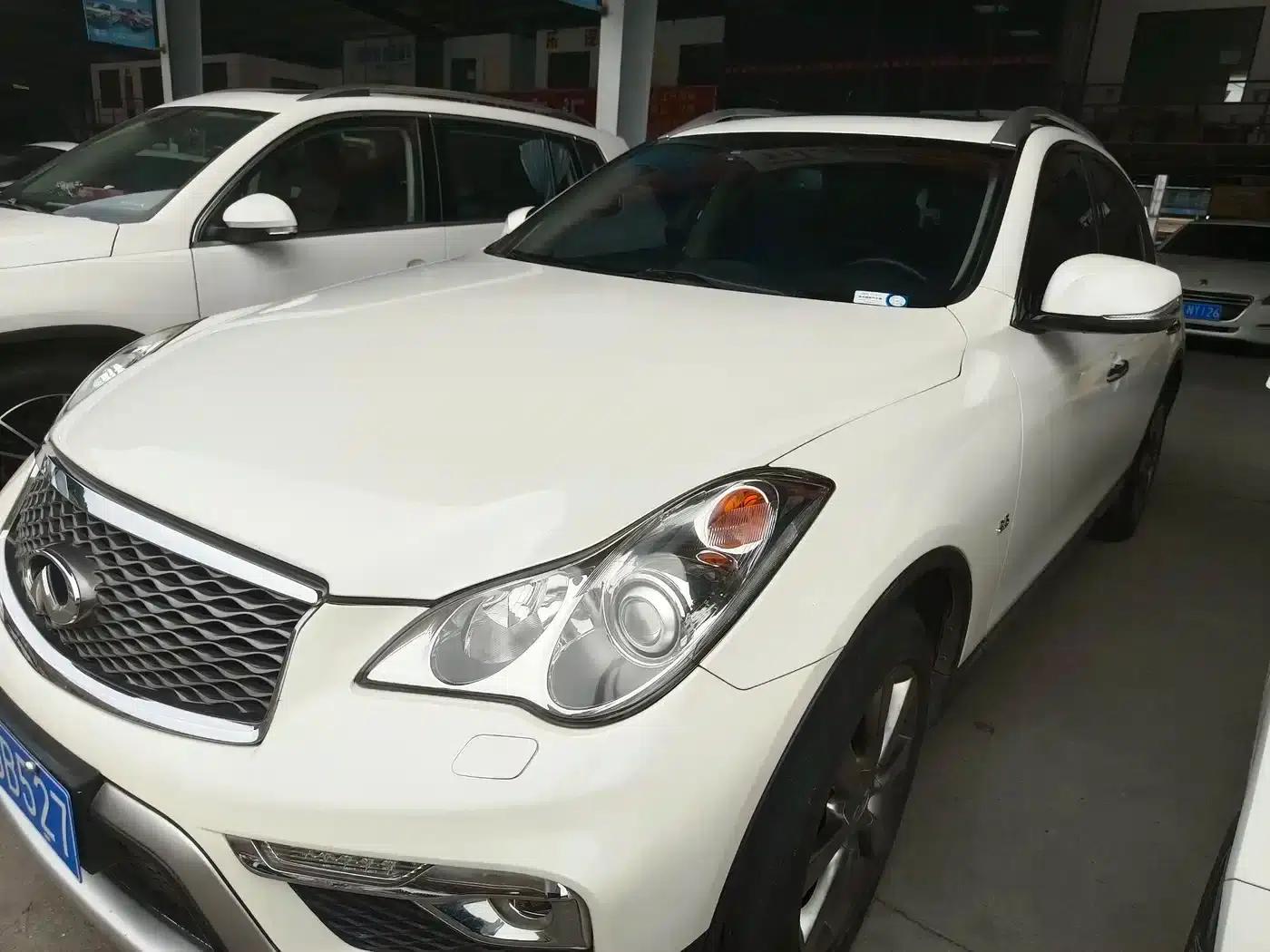 Infiniti QX50 2015 2.5L Comfort Edition — миниатюра 3