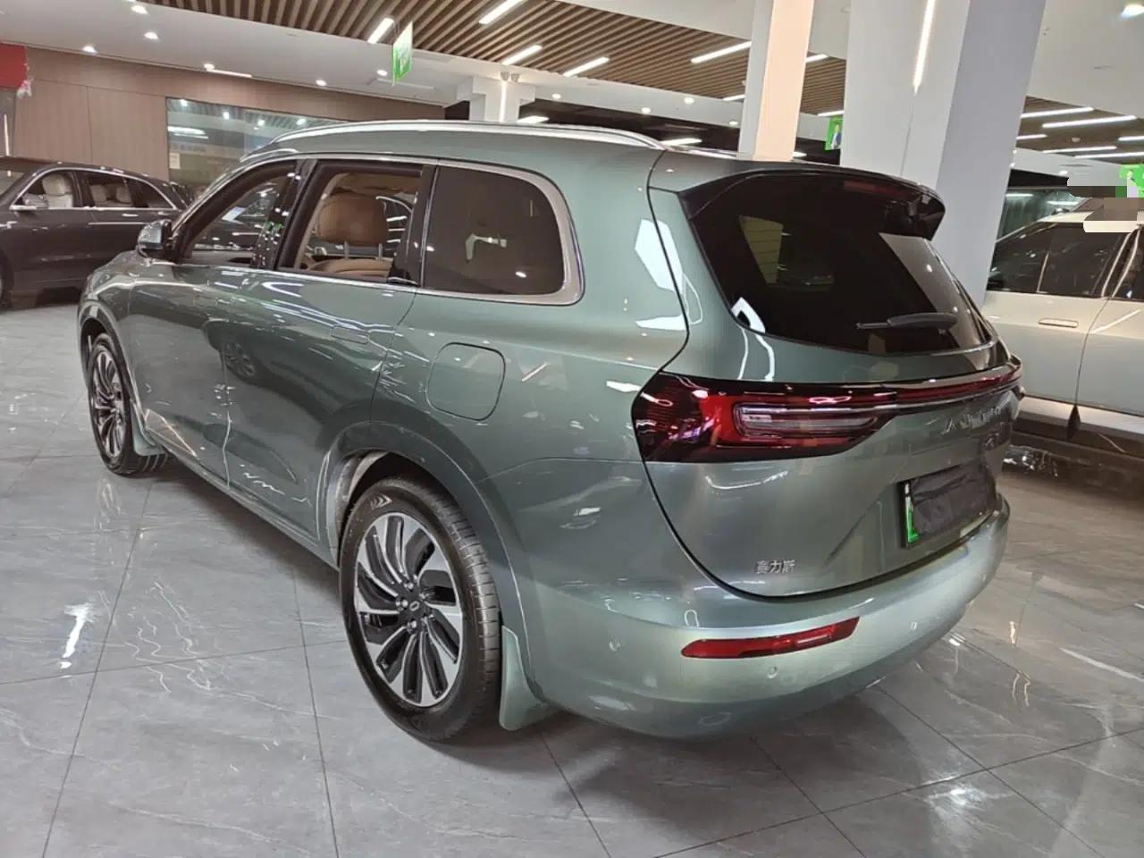 Hima AITO M7 2024 1.5T Rear-Drive Plus Version 5 Seats — миниатюра 4