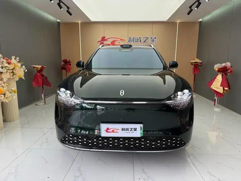 Wenjie M9 2024 Ultra Range Extended 6-Seater — миниатюра 2