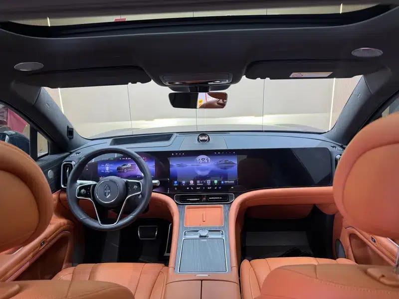 Wenjie M9 2024 Ultra Range Extended 6-Seater — миниатюра 14