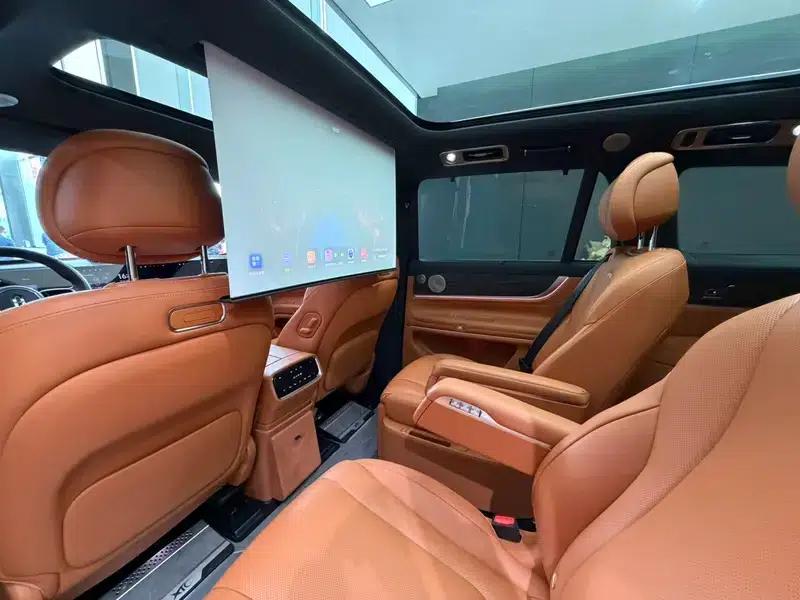 Wenjie M9 2024 Ultra Range Extended 6-Seater — миниатюра 20