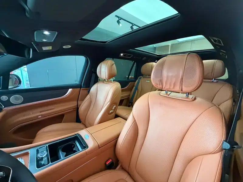 Wenjie M9 2024 Ultra Range Extended 6-Seater — миниатюра 21