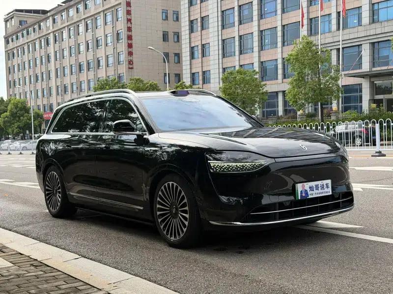 Wenjie M9 2024 Extended Range Max Six-Seater — миниатюра 3