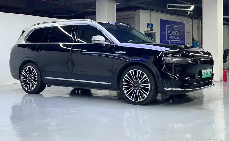 Wenjie M9 2024 Extended Range Max Six-Seater — миниатюра 3