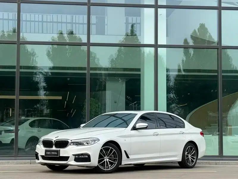 2018 BMW 5 Series 525Li M Sport Package — миниатюра 1