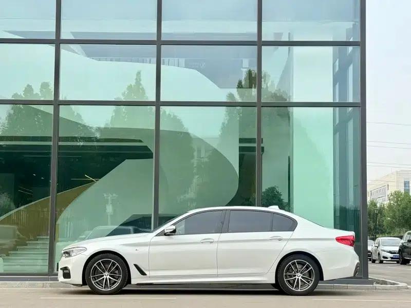 2018 BMW 5 Series 525Li M Sport Package — миниатюра 3
