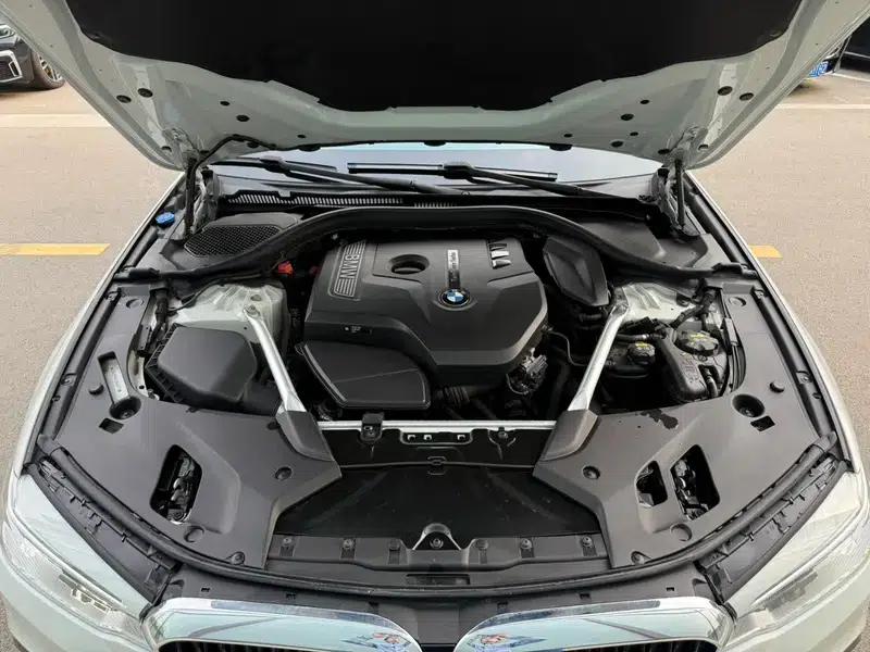 2018 BMW 5 Series 525Li M Sport Package — миниатюра 6