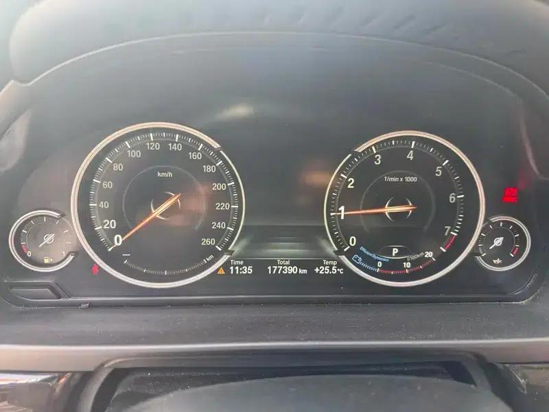 BMW 5 Series 2017 528Li Leading Edition — миниатюра 9