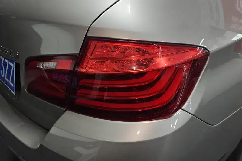 2017 BMW 5 Series 525Li Luxury Design Package — миниатюра 4