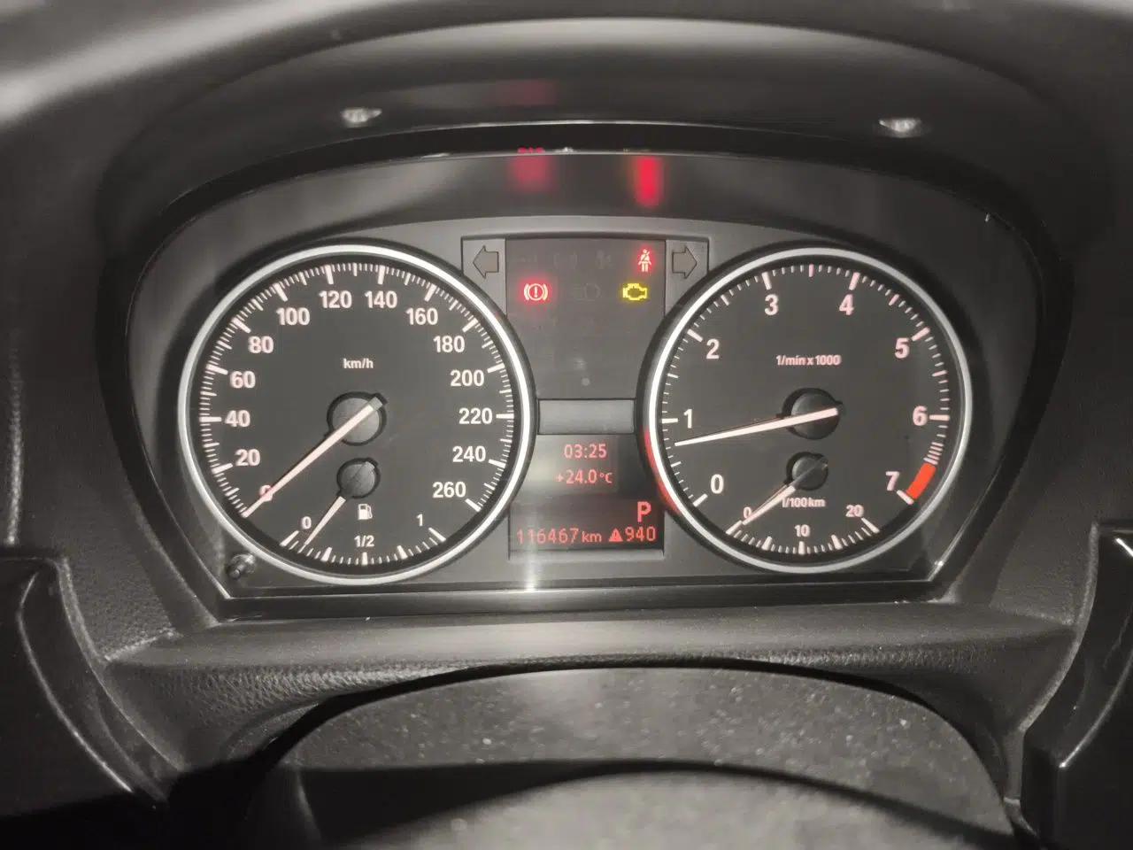 BMW 3 Series 2012 318i Leading Model — миниатюра 11