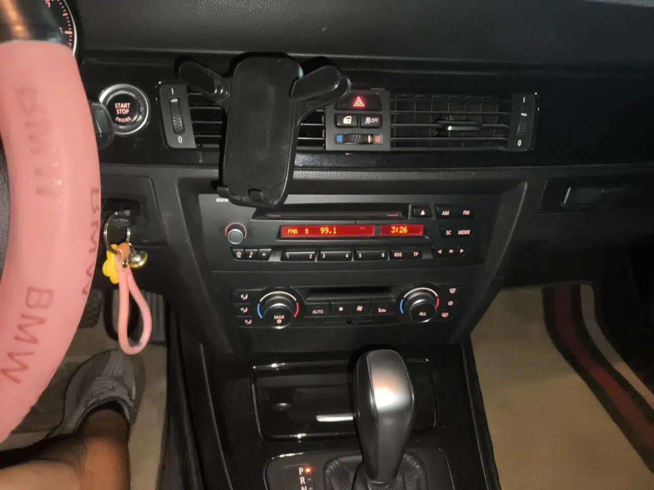 BMW 3 Series 2012 318i Leading Model — миниатюра 13