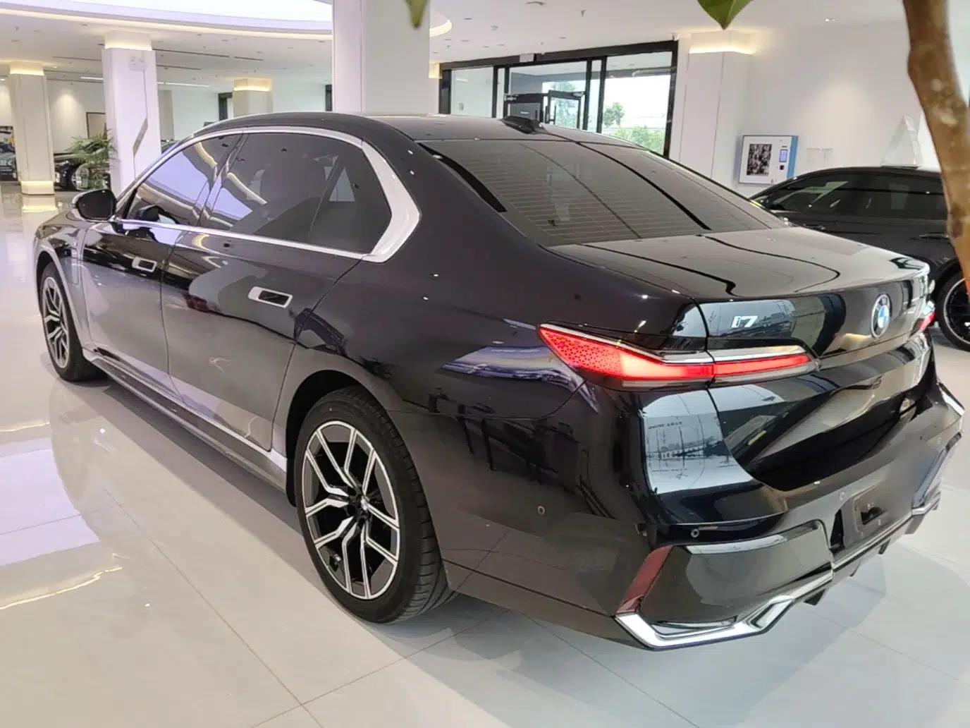 BMW i7 2023 eDrive50L Leading M Sport Package — миниатюра 4