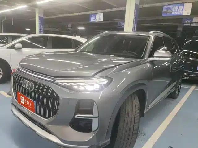 Audi Q6 2023 40 TFSI quattro Cloud View Light Package
