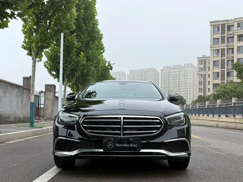 Mercedes-Benz E-Class 2023 Facelift E 300 L Luxury Sedan — миниатюра 2