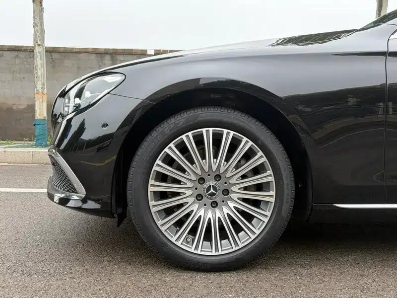 Mercedes-Benz E-Class 2023 Facelift E 300 L Luxury Sedan — миниатюра 10