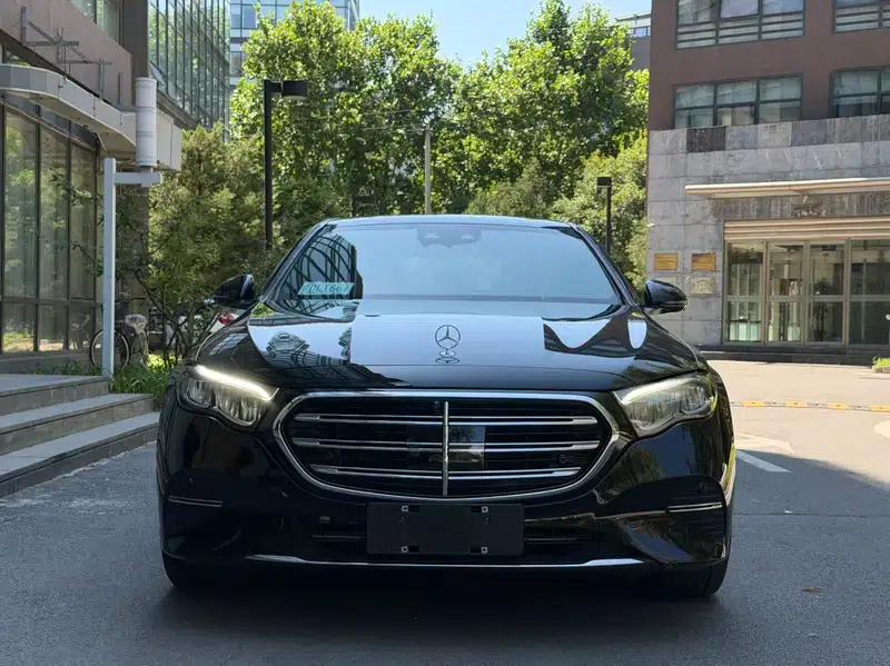 Mercedes-Benz E-Class 2024 Facelift E 300 L Luxury Sedan — миниатюра 2