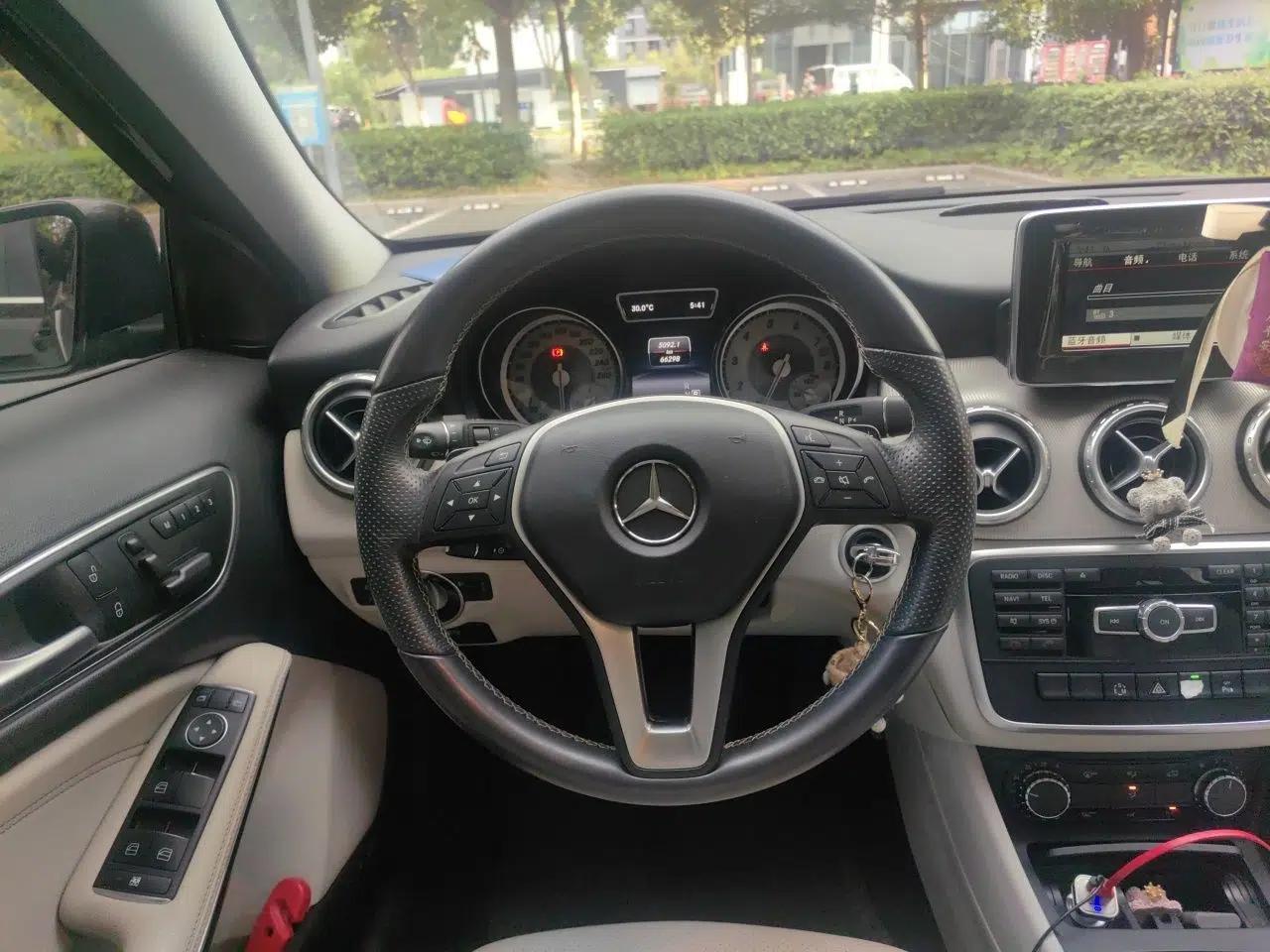 Mercedes-Benz GLA 2015 GLA 200 Sport Edition — миниатюра 9