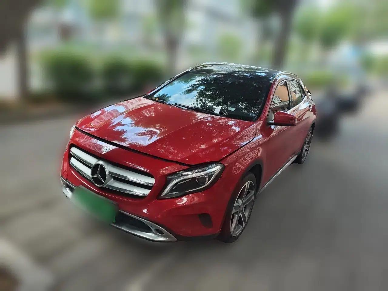 Mercedes-Benz GLA 2015 GLA 220 4MATIC Luxury Model — миниатюра 1