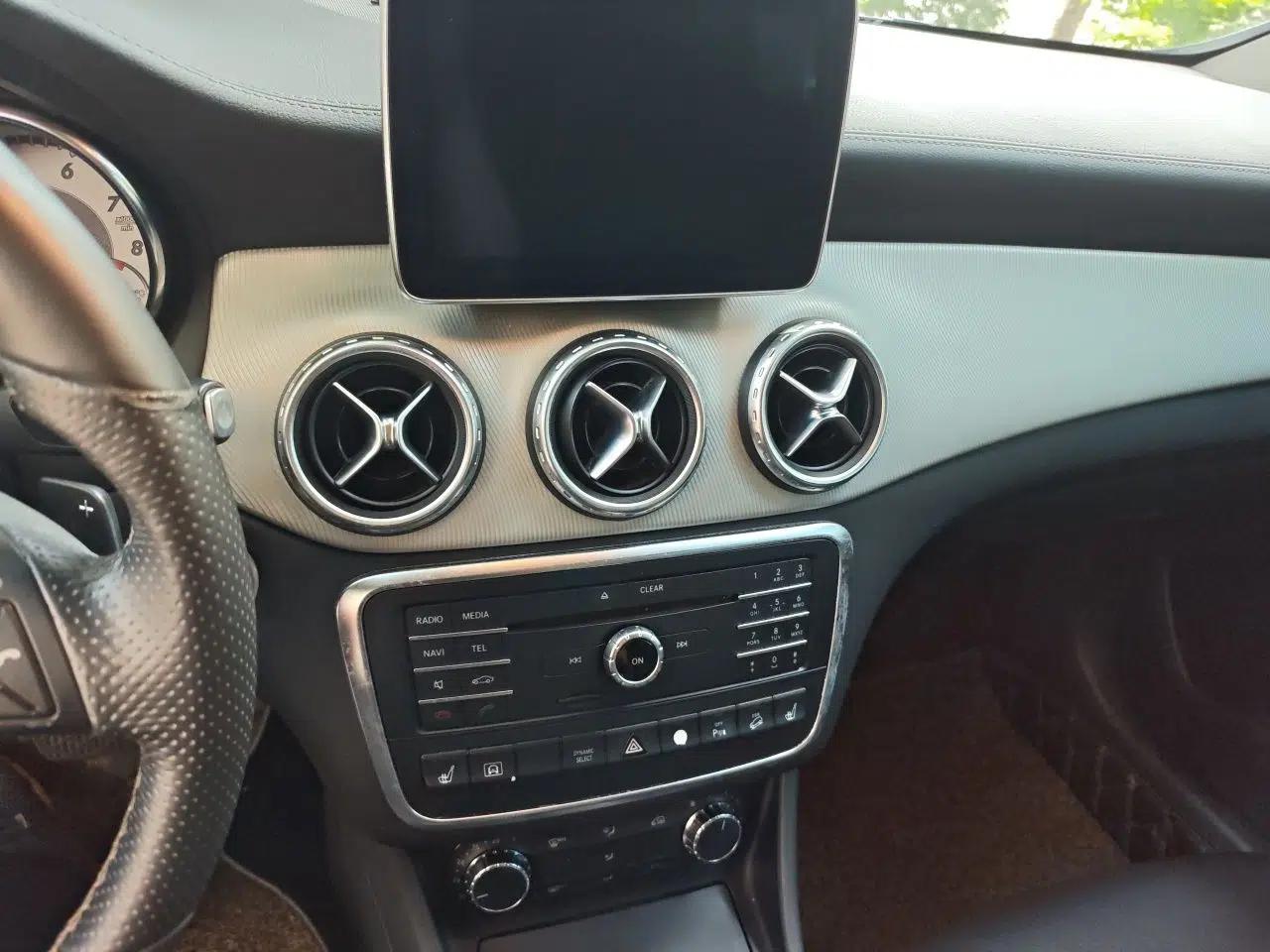 Mercedes-Benz GLA 2015 GLA 220 4MATIC Luxury Model — миниатюра 13