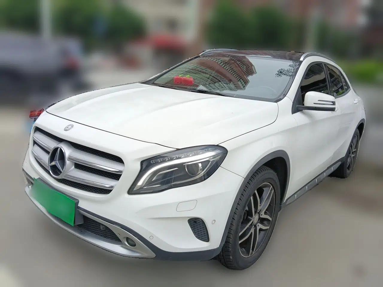 Mercedes-Benz GLA 2016 GLA 200 Fashion Model — миниатюра 1
