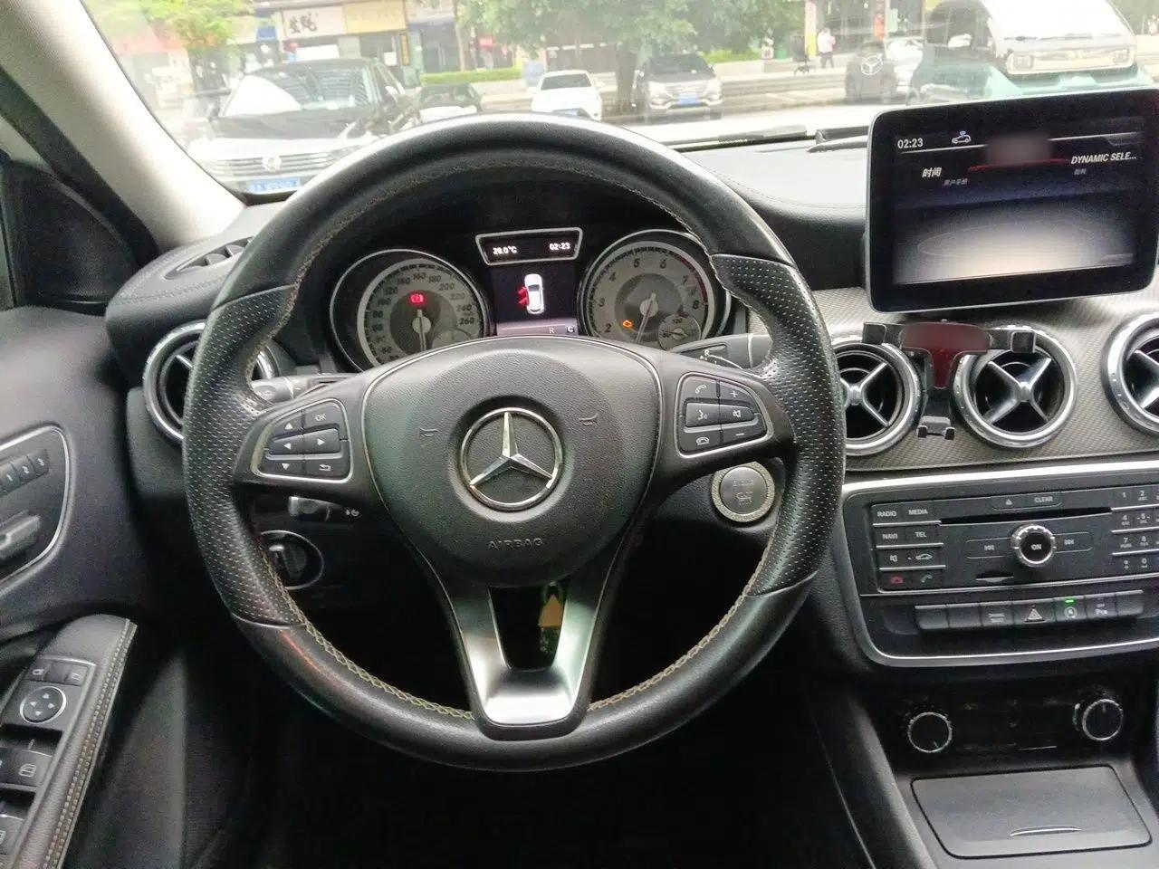 Mercedes-Benz GLA 2016 GLA 200 Fashion Model — миниатюра 10