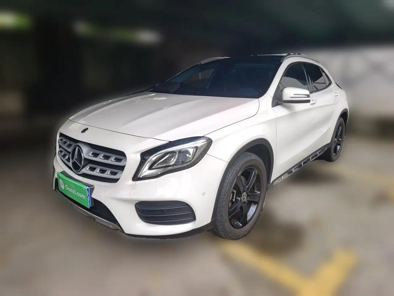 Mercedes-Benz GLA 2019 GLA 200 Fashion Model — миниатюра 1