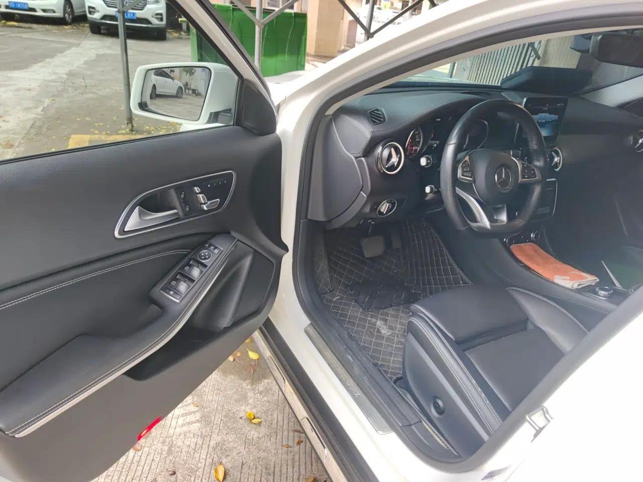 Mercedes-Benz GLA 2019 GLA 200 Fashion Model — миниатюра 16