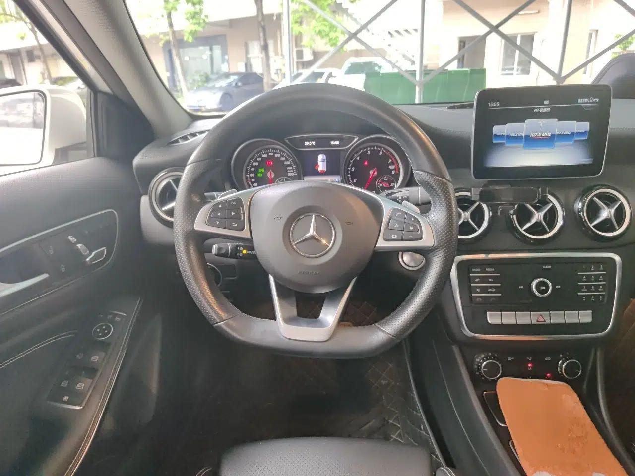 Mercedes-Benz GLA 2019 GLA 200 Fashion Model — миниатюра 10