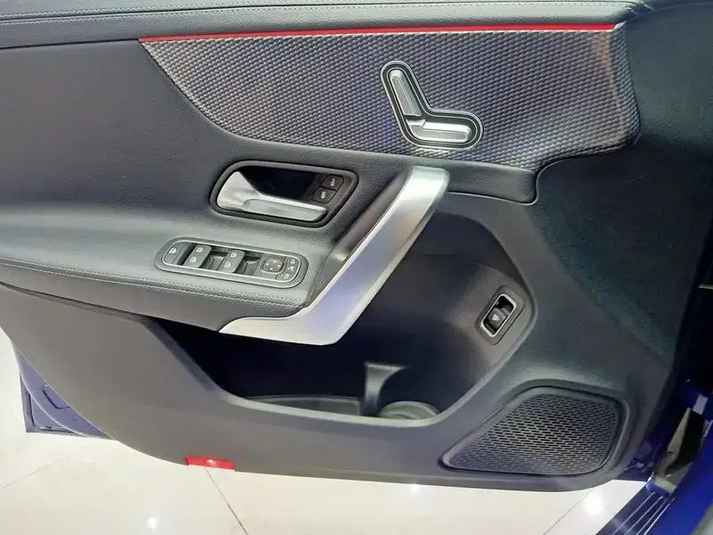 Mercedes-Benz A-Class 2020 Facelift A 200 L Sport Sedan Fashion Model — миниатюра 13