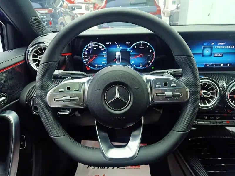 Mercedes-Benz A-Class 2020 Facelift A 200 L Sport Sedan Fashion Model — миниатюра 17