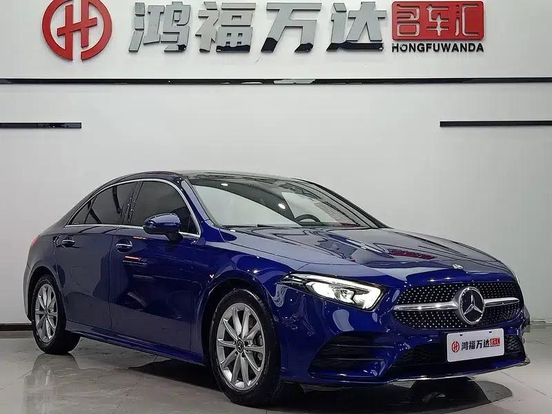 Mercedes-Benz A-Class 2020 Facelift A 200 L Sport Sedan Fashion Model — миниатюра 3