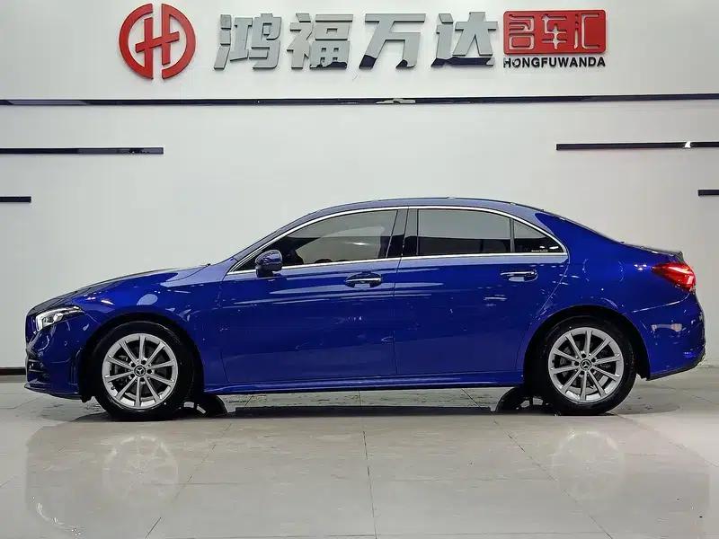 Mercedes-Benz A-Class 2020 Facelift A 200 L Sport Sedan Fashion Model — миниатюра 4