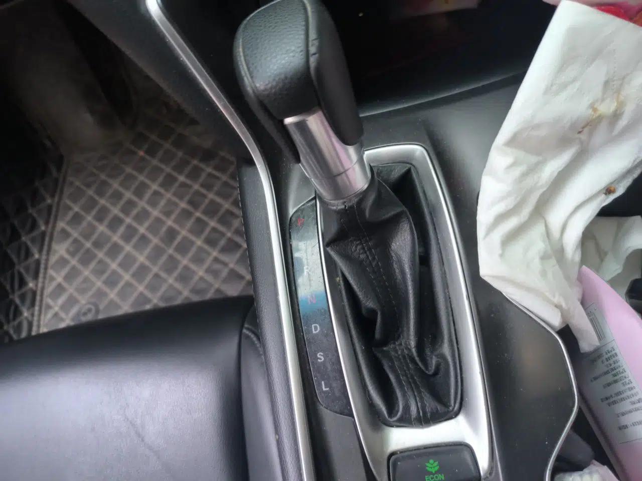 Honda Accord 2018 260TURBO Elite Edition China V — миниатюра 14
