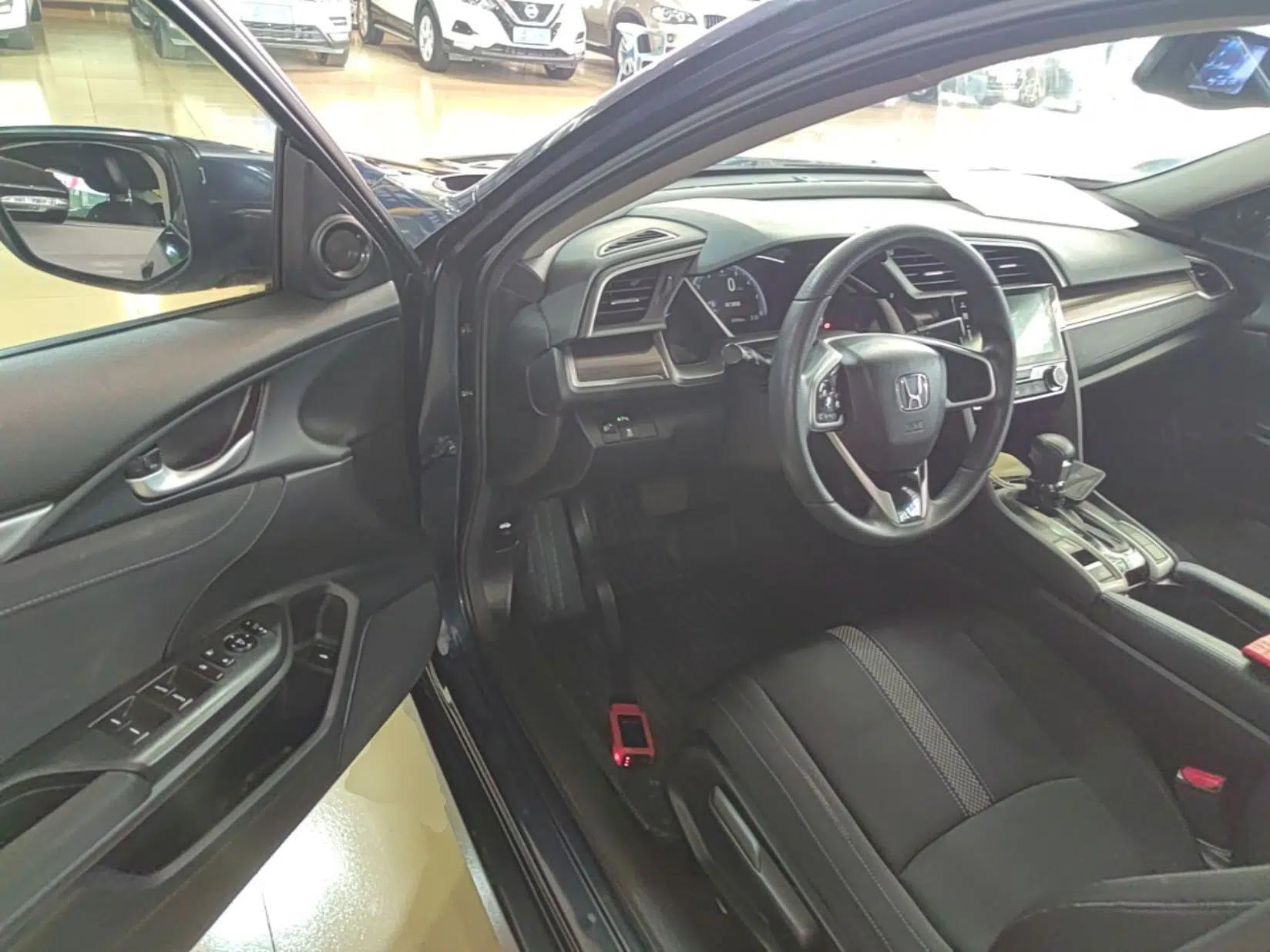 Honda Civic 2019 220TURBO CVT Dynamic Edition China VI — миниатюра 18