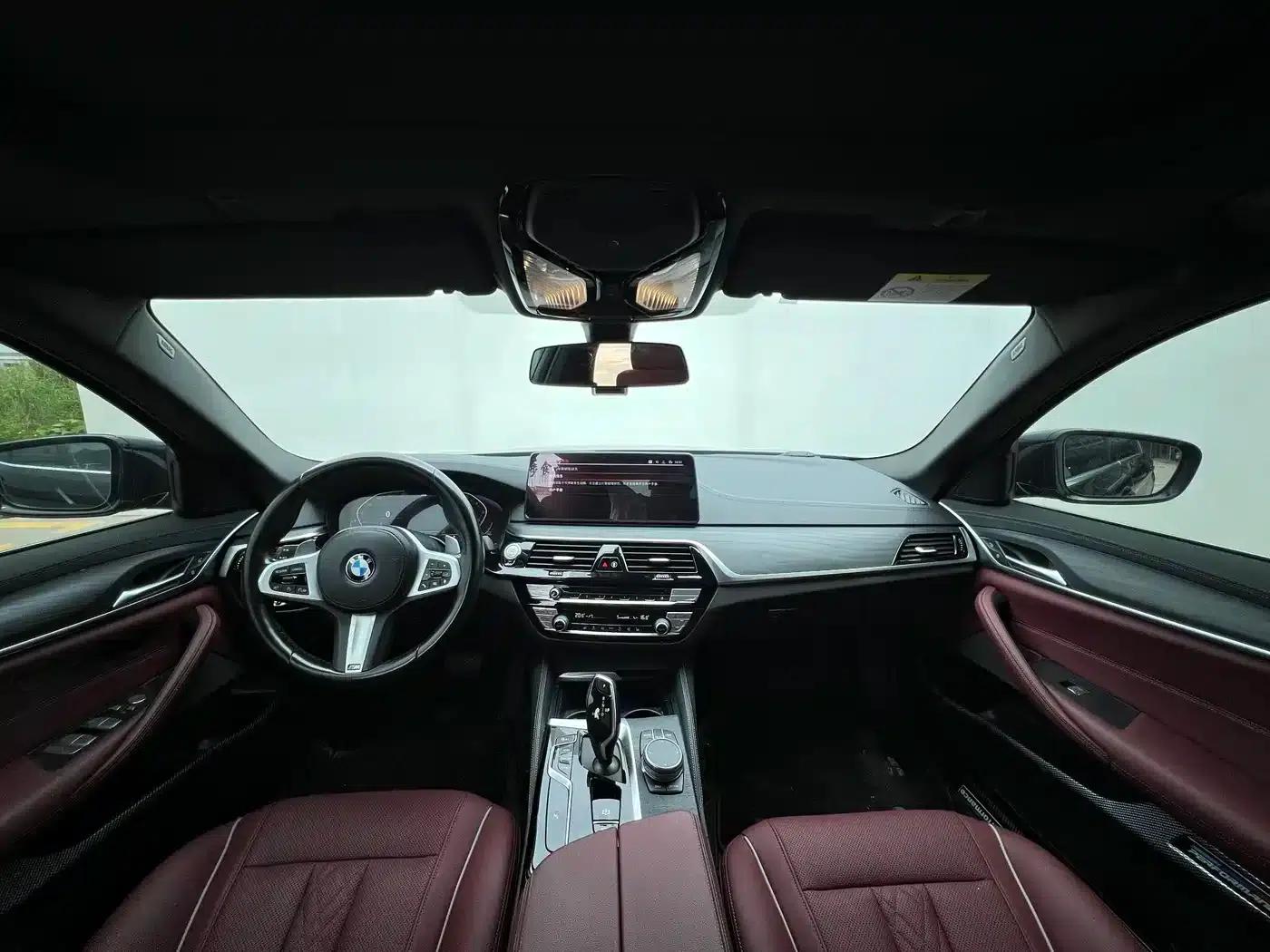 2021 BMW 5 Series 530Li Leading Edition M Sport Package — миниатюра 3