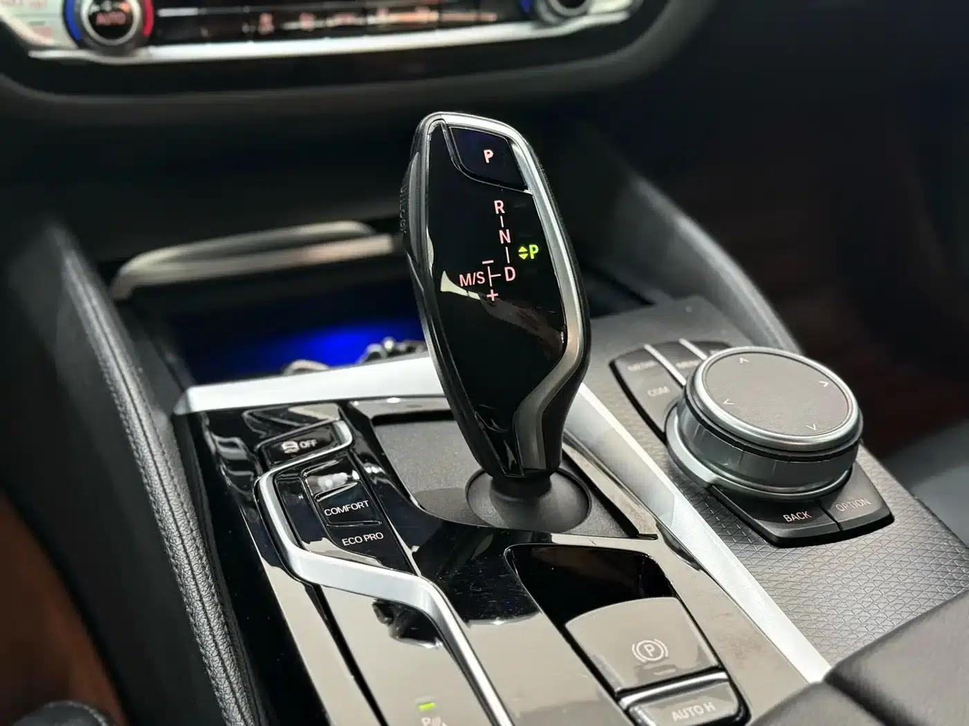BMW 5 Series (Imported) 2020 525i M Sport Package — миниатюра 10