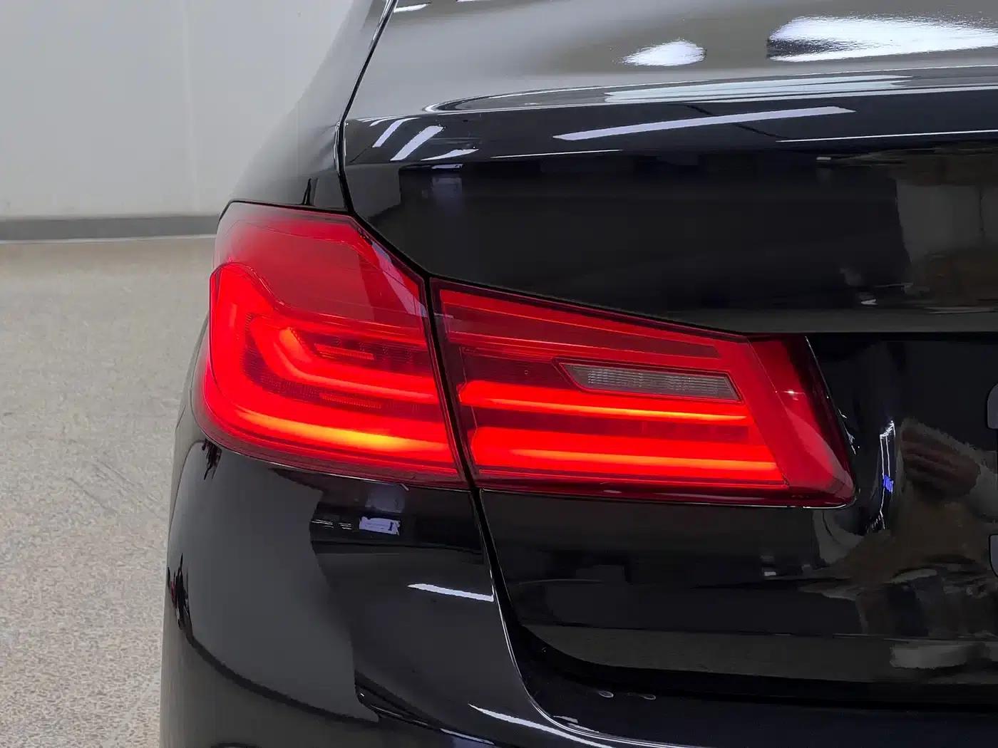 BMW 5 Series (Imported) 2020 525i M Sport Package — миниатюра 8