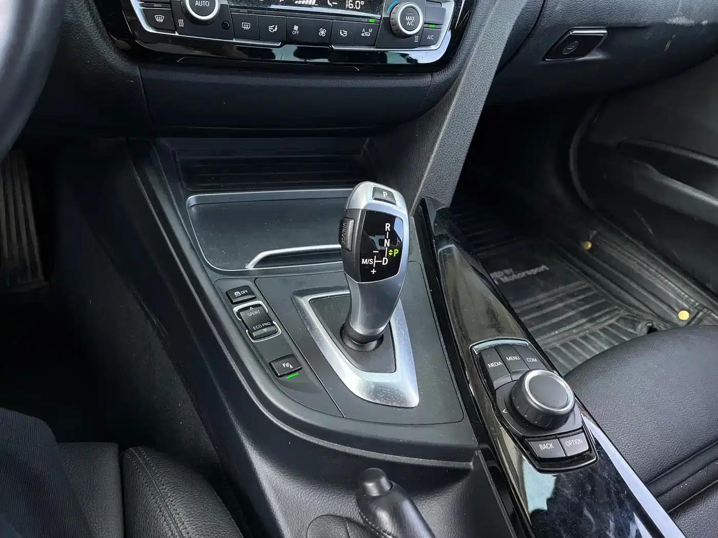 2018 BMW 3 Series 318i — миниатюра 10