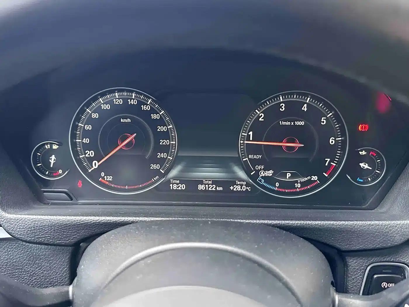 2018 BMW 3 Series 320Li Leading M Sport Package — миниатюра 9