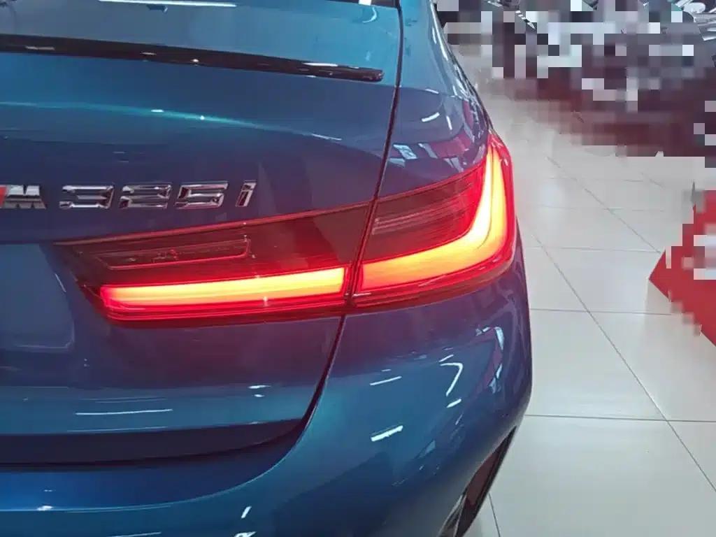 2024 BMW 3 Series 325i M Sport Shadow Edition — миниатюра 8