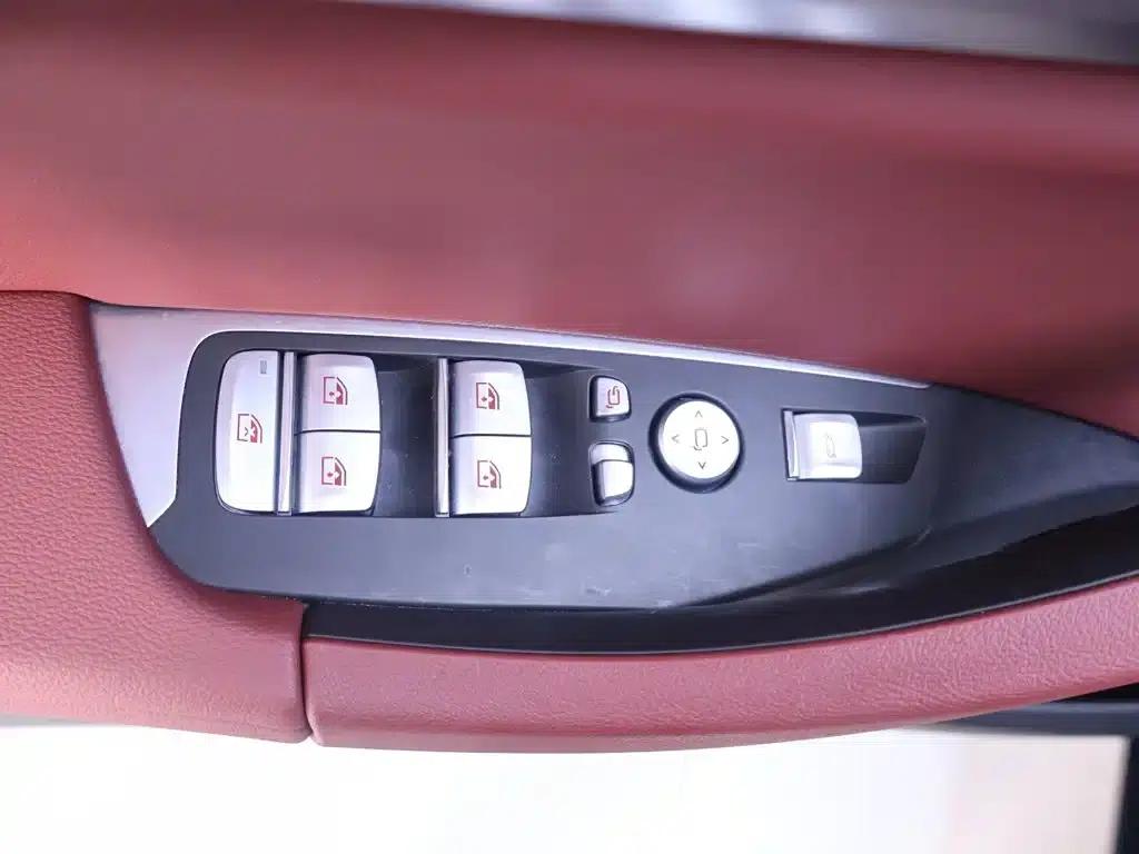2023 BMW X3 xDrive25i M Sport Package — миниатюра 17