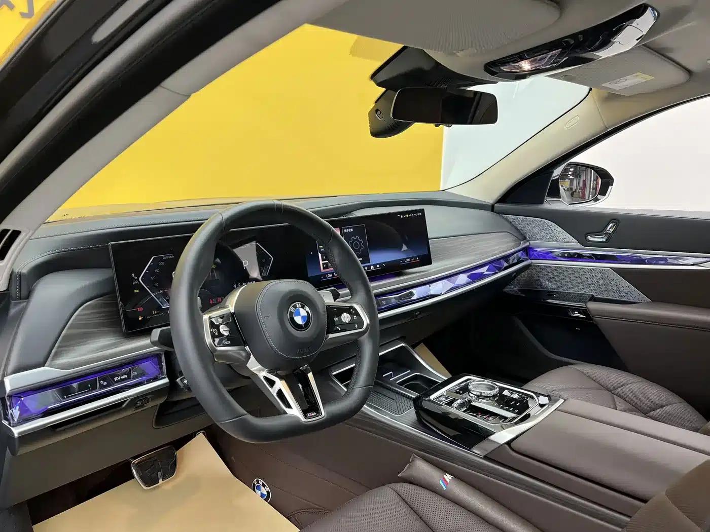2023 BMW 7 Series 735Li Luxury Package — миниатюра 3