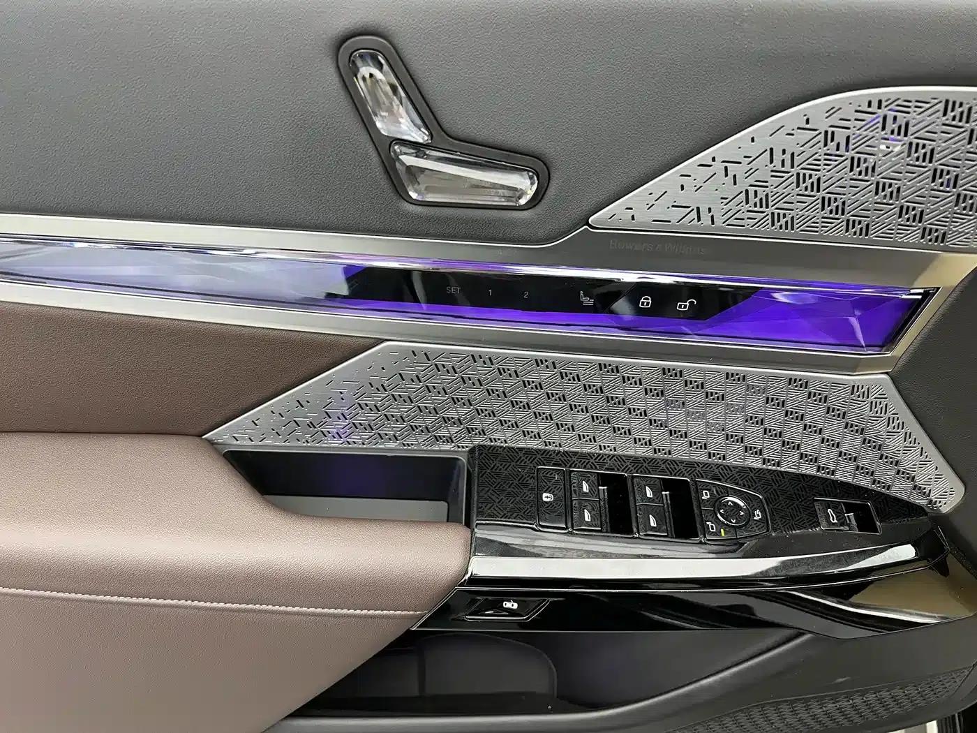 2023 BMW 7 Series 735Li Luxury Package — миниатюра 4