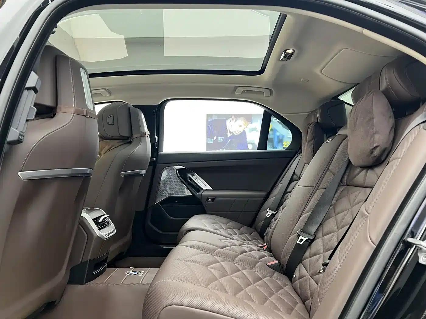 2023 BMW 7 Series 735Li Luxury Package — миниатюра 5