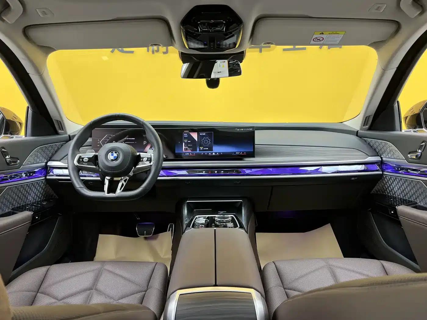 2023 BMW 7 Series 735Li Luxury Package — миниатюра 10