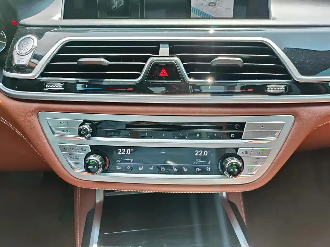 2017 BMW 7 Series 740Li xDrive Individual Edition — миниатюра 14