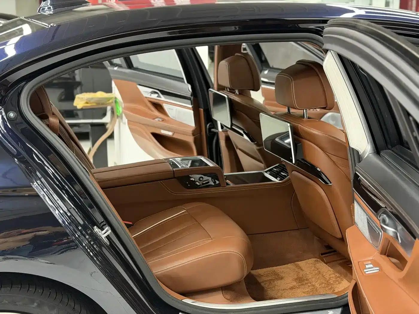 2017 BMW 7 Series 740Li xDrive Individual Edition — миниатюра 11