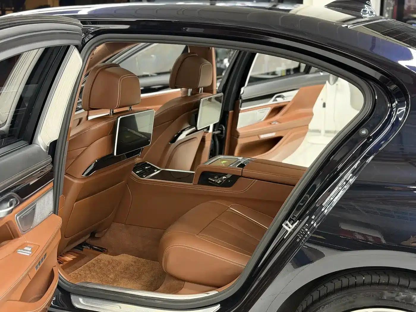 2017 BMW 7 Series 740Li xDrive Individual Edition — миниатюра 12