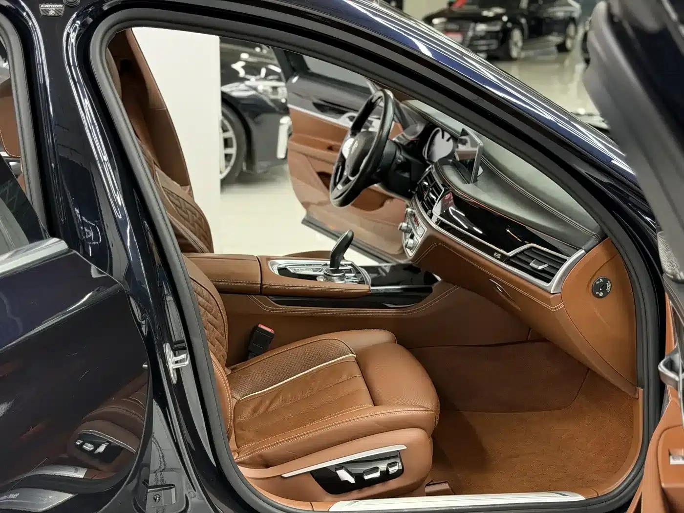 2017 BMW 7 Series 740Li xDrive Individual Edition — миниатюра 10